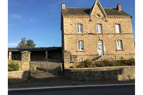 École-libre-La-Ruche-(Petit-Thier)